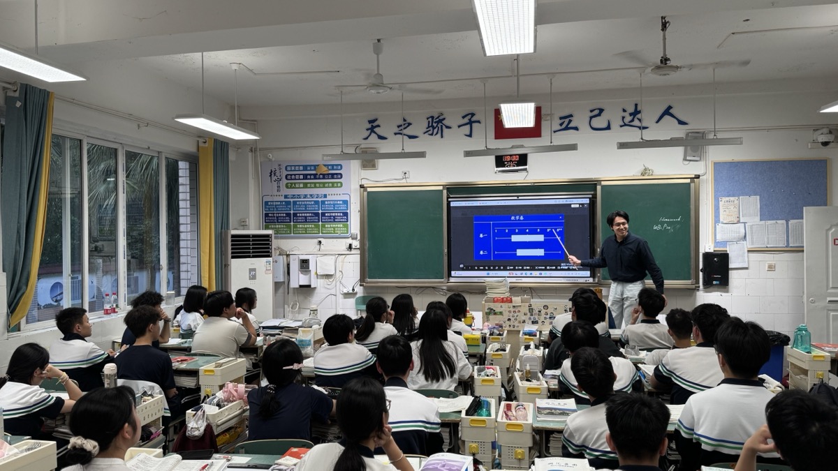 WeWrites 团队在泸州学校课堂授课